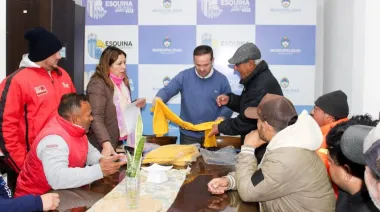 El Municipio de Esquina entregó nueva indumentaria al personal del Malacate Municipal