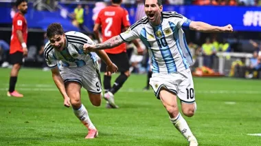 Argentina va por el pase a semifinales y lo vivís por Radio del Guaran