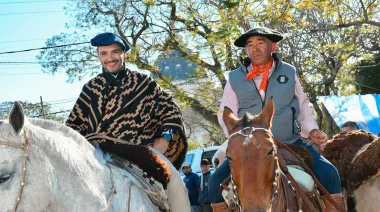 Valdés agradeció el acompañamiento de los correntinos tras llegar a caballo a Itatí