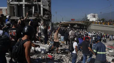 Terremoto de 7,4 sacudió Colombia: hay al menos 20 muertos y graves daños en varias ciudades