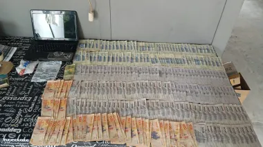 Detuvieron en Esquina a un hombre con pedido de captura y recuperaron casi $2,4 millones tras un robo