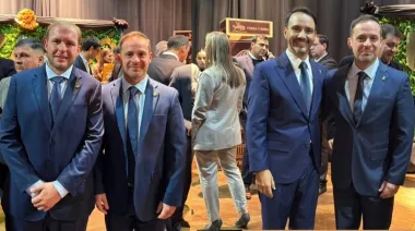 Olivetti acompañó a Ituzaingó en su aniversario y compartió el festejo junto a Valdés