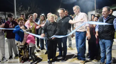 Goya: Intendente y vecinos dejaron inaugurada una nueva cuadra de pavimento en hormigón armado