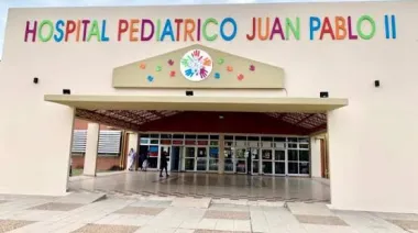 Esquina: una bebé quedó internada tras un choque provocado por una peligrosa maniobra en moto