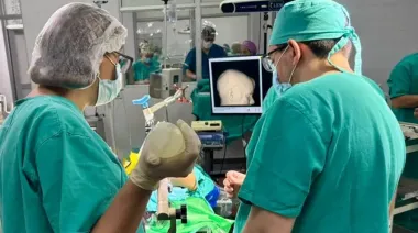 El hospital Juan Pablo II marcó un hito con su primera cirugía pediátrica con neuronavegación