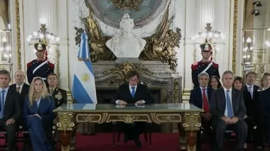 Javier Milei anunció que firmará un DNU para construir una base naval en Tierra del Fuego