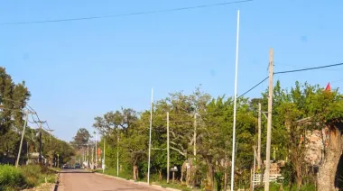Esquina avanza con la transformación de calle Antártida Argentina y suma nueva iluminación