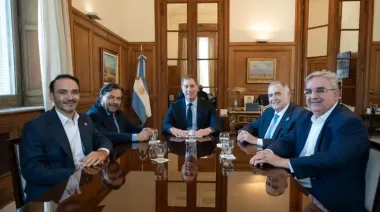 Presupuesto 2027: Santilli abrió el diálogo con Valdés y otros gobernadores