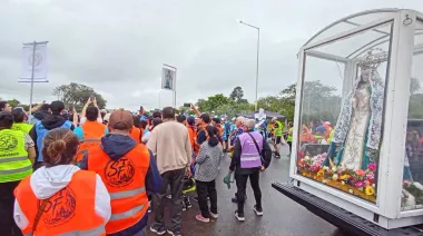 “Con fe y esperanza, miles de peregrinos ya caminan rumbo a Itatí”