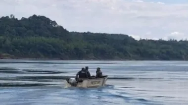 Desesperada búsqueda en el río Paraná: dos primos de 16 años están desaparecidos