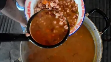 Karaí Octubre: el antiguo ritual guaraní que desafía a la miseria con comida, tradición y abundancia