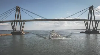 Tras el choque de un remolcador, crece la preocupación por las defensas del puente General Belgrano
