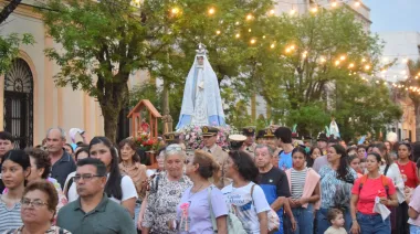 Goya se vistió de fe: una multitud acompañó a la Virgen del Rosario en su procesión y Misa Central