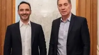 Santilli retoma las negociaciones con los gobernadores y recibe a Juan Pablo Valdés en la Casa Rosada