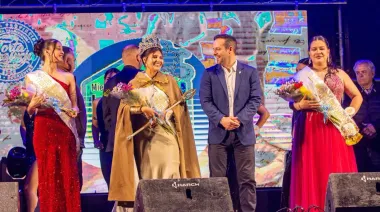 Esquina celebró sus raíces con la primera coronación de la Reina Provincial de la Torta Carasucia