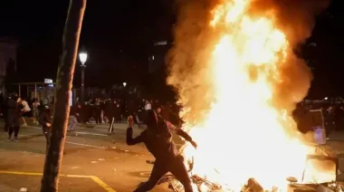 Disturbios en Barcelona: hay casi 100 detenidos tras una ola de saqueos y enfrentamientos con la policía