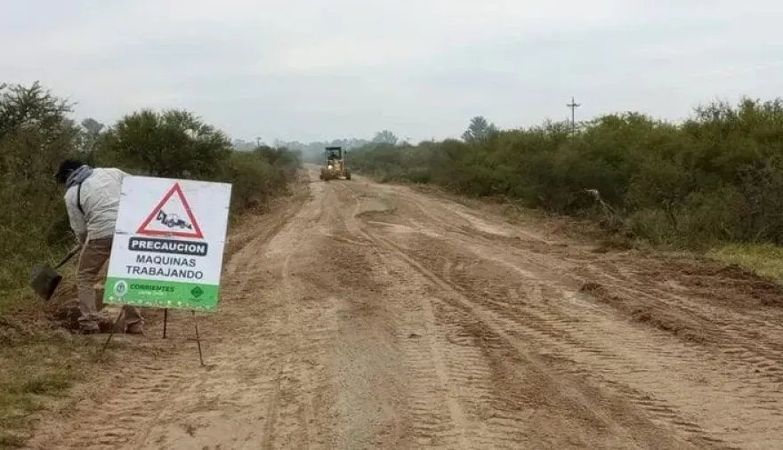 Mejoras Viales en Esquina: Vialidad Provincial Interviene Caminos Rurales Clave