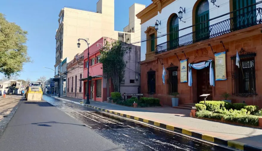 Valdés informó que avanza la pavimentación del ejido urbano en Mercedes
