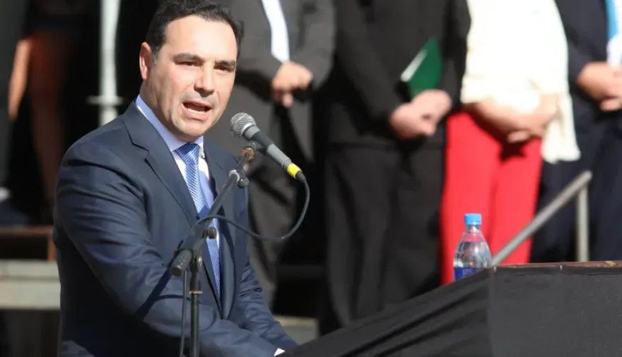 Corrientes: Valdés defiende Vialidad Provincial y critica el abandono de rutas nacionales