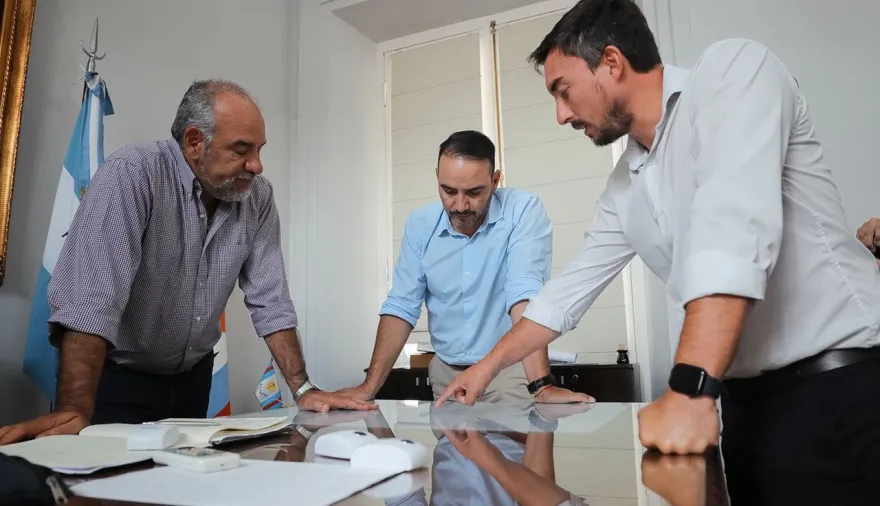 El gobernador Valdés junto al intendente Polich trabajan en soluciones para Capital por las consecuencias del temporal