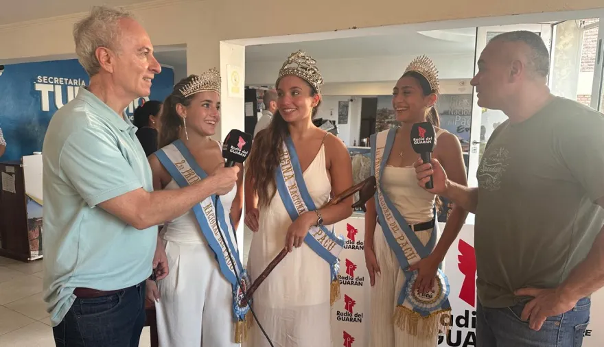 Radio del Guaran junto a las soberanas de la Fiesta Nacional del Pacú