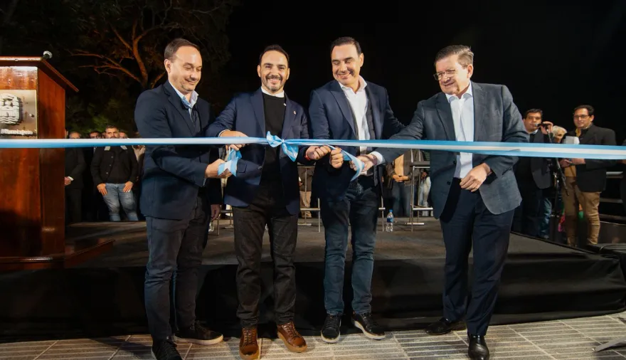 Con una inversión millonaria, Juan Pablo Valdés inauguró la nueva Costanera de Goya