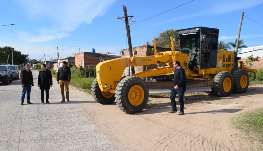 Avanzan los trabajos de mantenimiento y perfilado de calles en la zona este de Goya