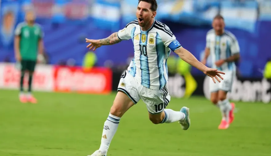 La Selección Argentina goleó 3 a 0 a Argelia de la mano de un Messi estelar