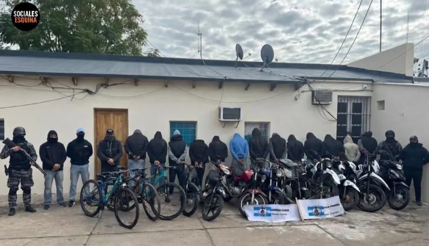 Esquina: 14 detenidos tras un allanamiento por presunto narcomenudeo y secuestro de vehículos y drogas