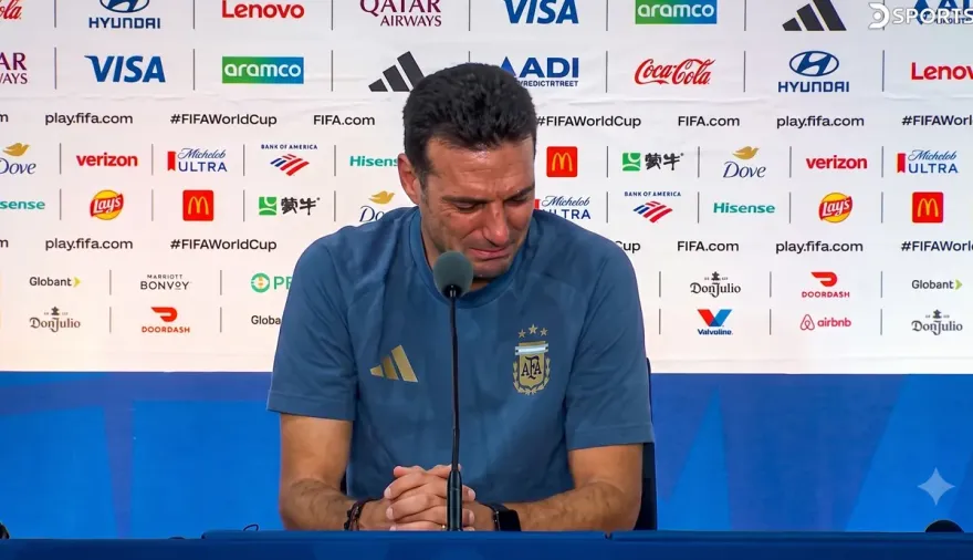 Scaloni no pudo contener las lágrimas tras la final del Mundial: “Lo siento”