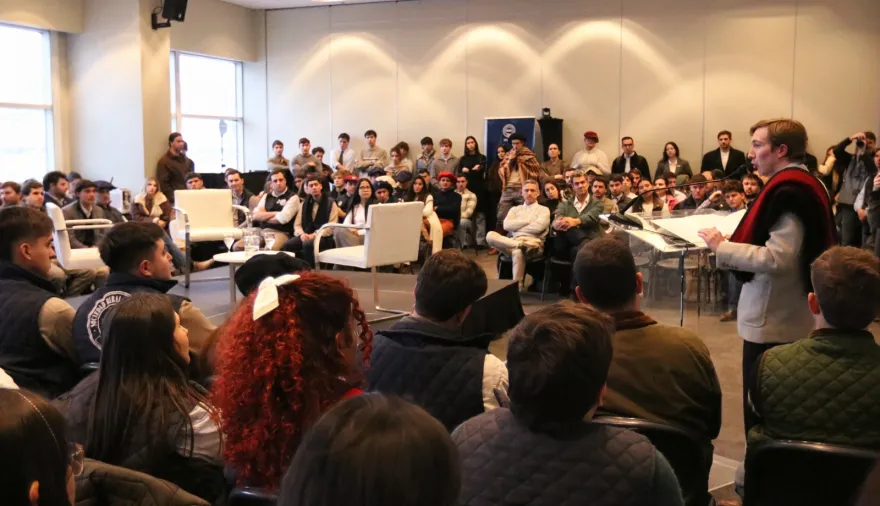Los jóvenes del Ateneo de la Sociedad Rural Argentina debatieron cómo construir una Argentina más productiva y federal
