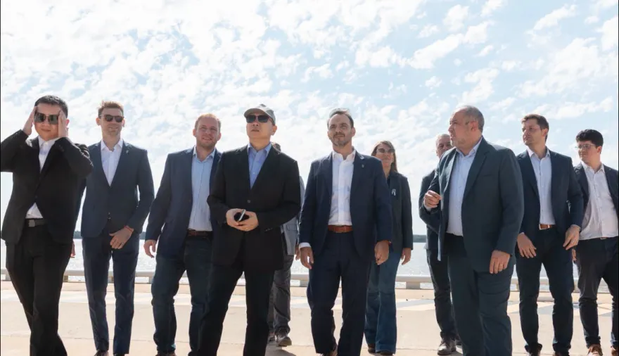 Valdés mostró el potencial productivo de Corrientes al embajador de China en una recorrida por Ituzaingó y Las Marías