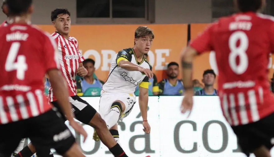 Super Mitre Deportivo lleva este sábado toda la emoción del fútbol por Radio del Guarán
