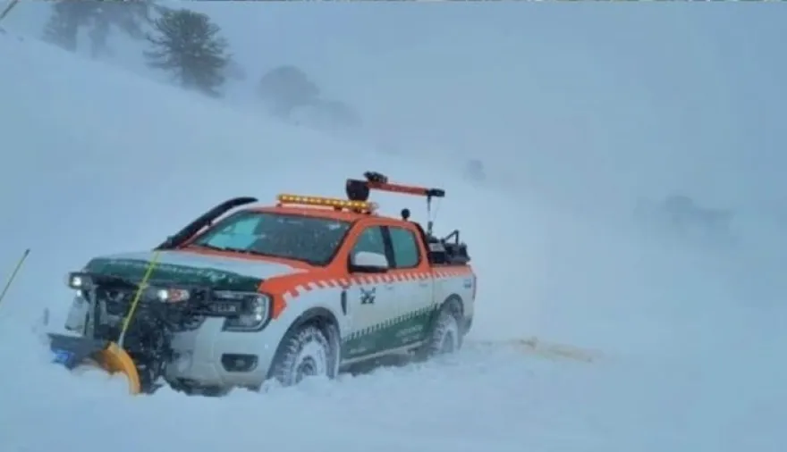 Temporal de nieve en la cordillera: hay miles de camiones varados y más de quince pasos cerrados
