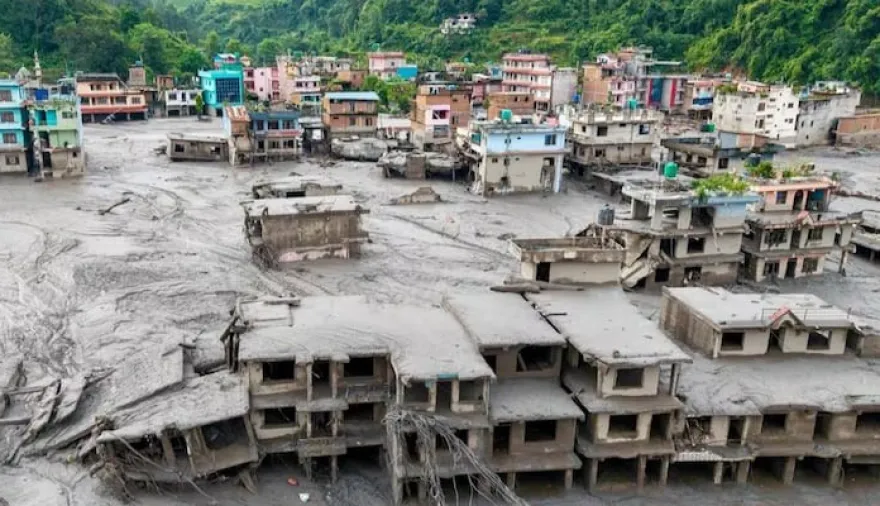 Desastre en Nepal: confirmaron más de 360 muertos y 1.300 desaparecidos