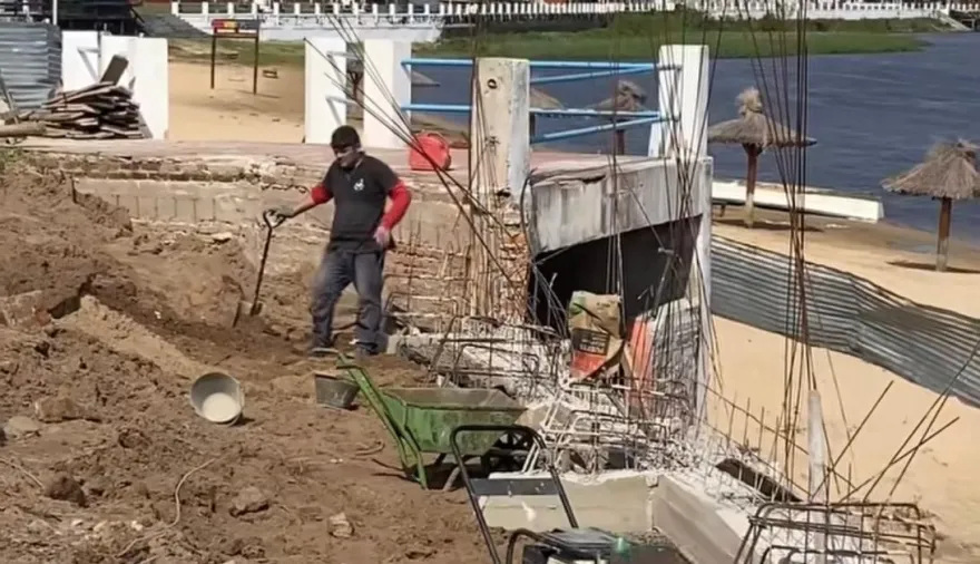 Avanzan las obras de reparación en la Costanera de Esquina