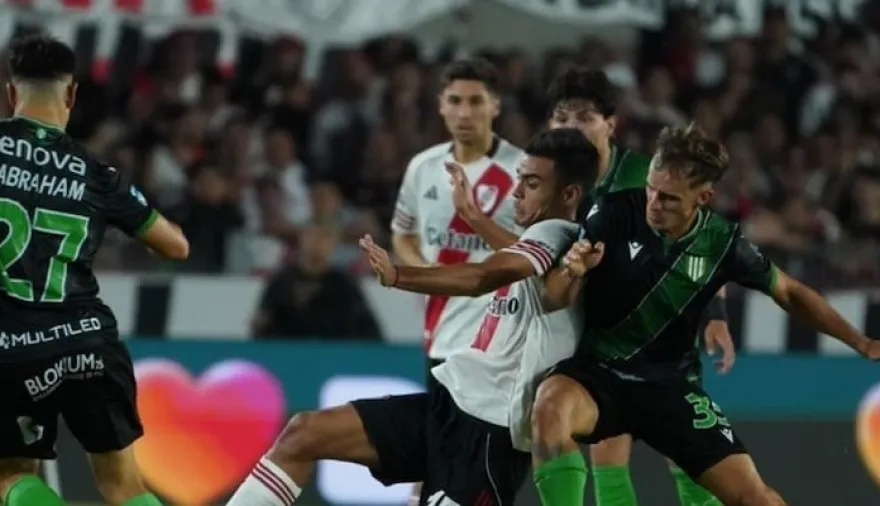 Domingo a puro fútbol, ¡Juega River y lo vivís por Radio del Guaran!