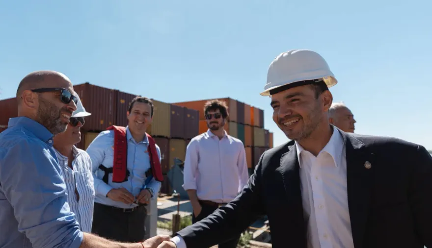 Valdés destacó la llegada de 47 contenedores con maquinaria para el proyecto Cambium Build en Virasoro