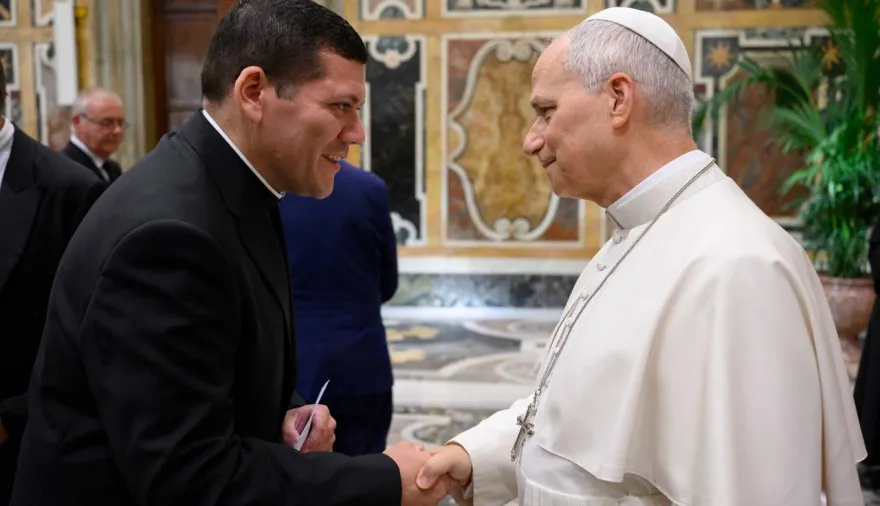 El sacerdote goyano Pablo Stortti participó de un encuentro internacional en Roma y saludó al Papa