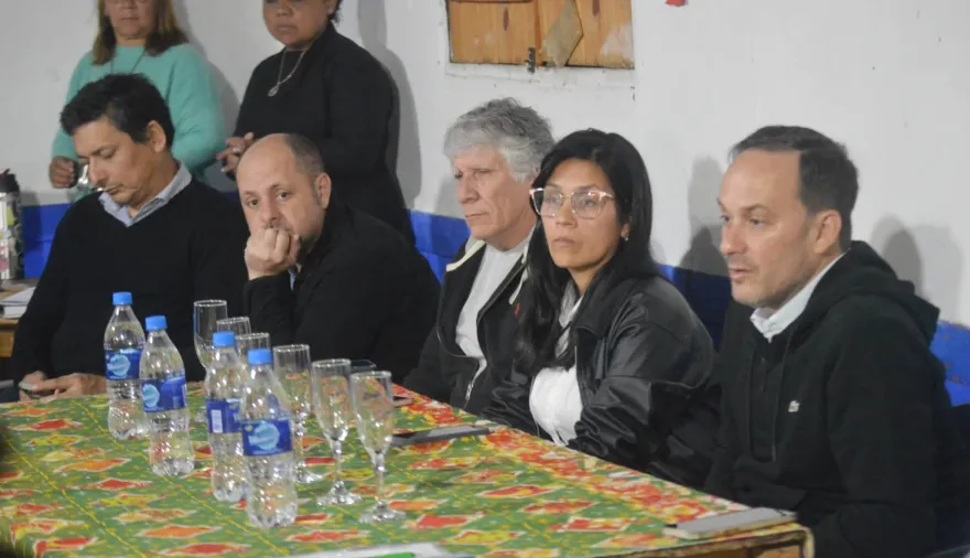 Referentes de barrios de la zona Este se reunieron con el intendente Hormaechea