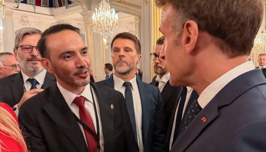 Valdés saludó a Macron en Francia y destacó nuevas oportunidades para Corrientes