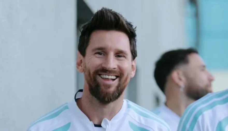 Messi encara su último entrenamiento con la Selección antes de despedirse en el Monumental