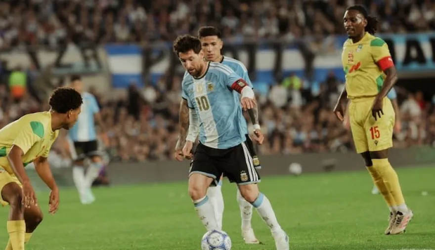 Lionel Messi tuvo una despedida inolvidable: Argentina goleó 3-0 a Benín en el Monumental