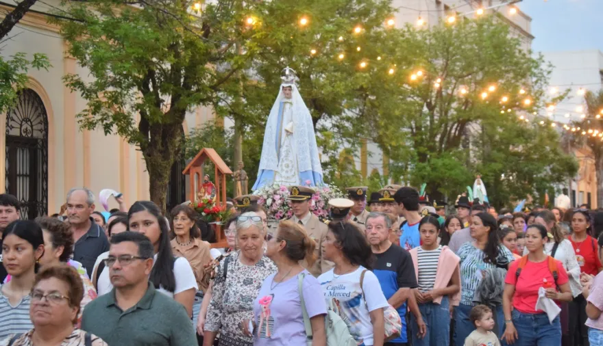 Goya se vistió de fe: una multitud acompañó a la Virgen del Rosario en su procesión y Misa Central