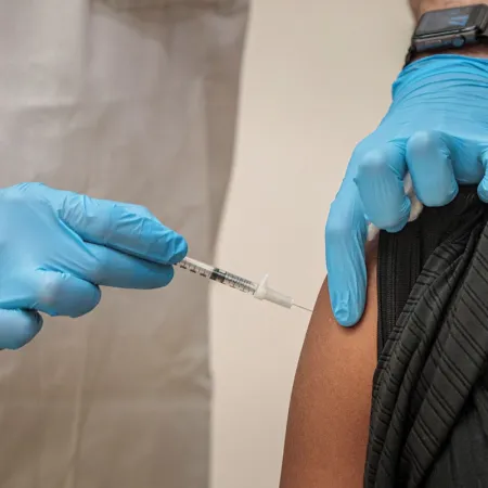 Salud Pública recuerda quiénes deben recibir la vacuna antigripal y refuerzos por Covid-19
