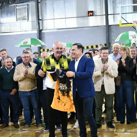 El Gobernador inauguró el nuevo edificio del Club de Básquet "Sagrado Corazón"
