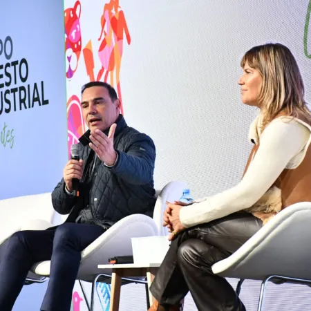 Valdés llamó a potenciar la forestoindustria como motor del desarrollo provincial y regional