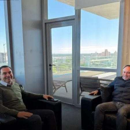 Reunión clave entre Valdés y Camau Espínola antes de las elecciones