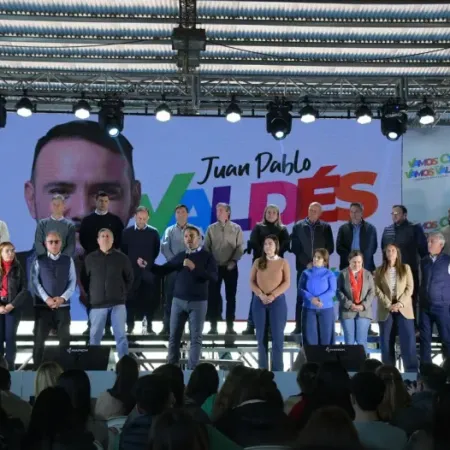 "Miremos al futuro y no al pasado": El mensaje de Valdés en la presentación de "Vamos Corrientes" en Esquina
