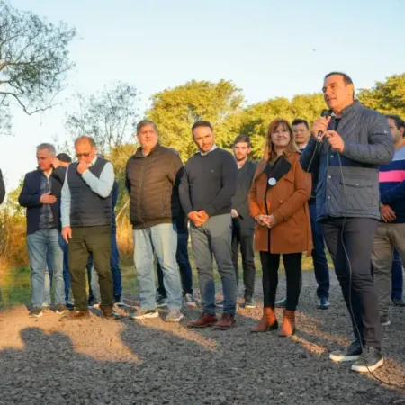 Valdés en Esquina: Obras Viales, Impulso a Emprendedores y Microcréditos para el Desarrollo Local